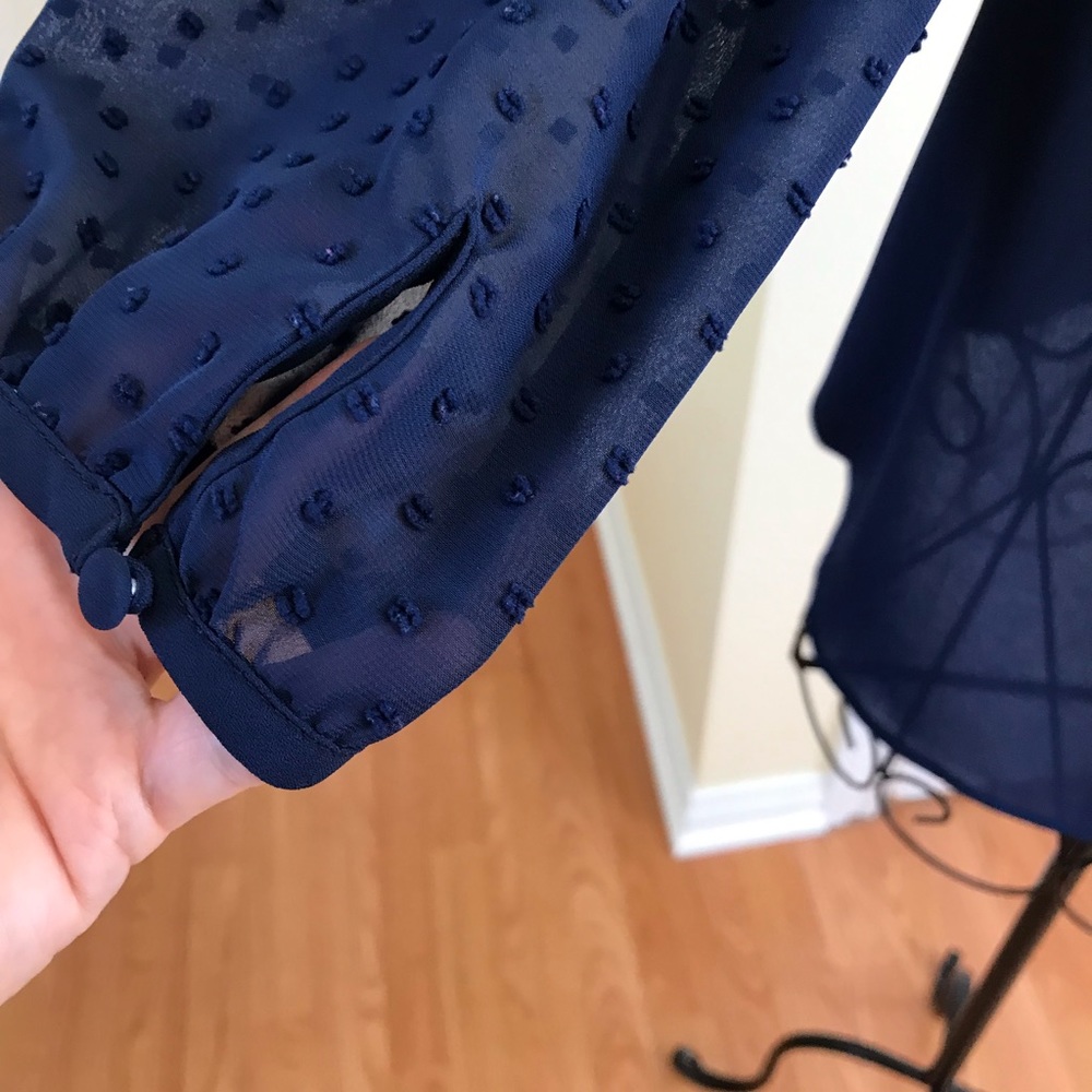 Q & A Navy Blue Top with Swiss Dot Sheer Sleeves Size Medium - Picture 5 of 8
